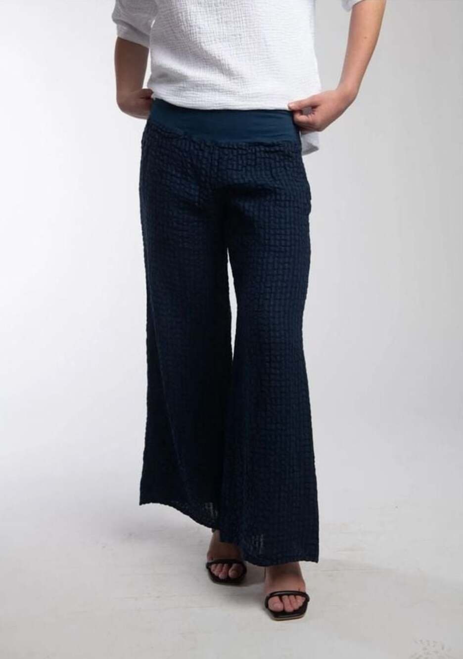 Luna Luz La Costa Pant in Black Textured Seersucker